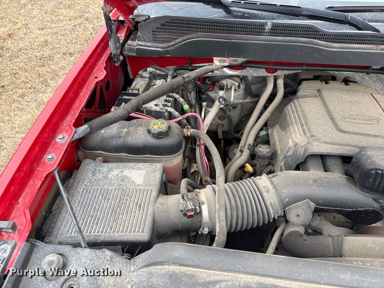 image for item FG2724 2016 Chevrolet Silverado 3500HD pickup truck cab and chassis