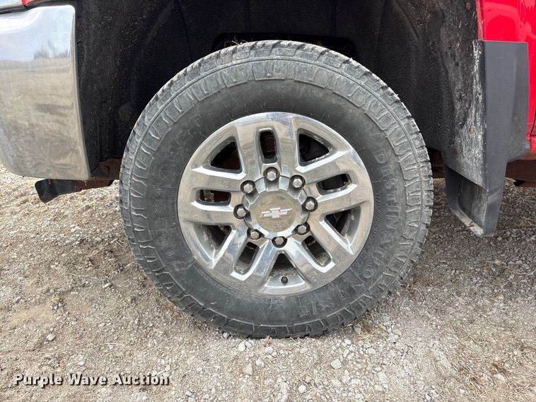 image for item FG2724 2016 Chevrolet Silverado 3500HD pickup truck cab and chassis