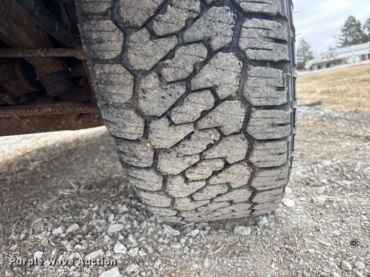 image for item FG2724 2016 Chevrolet Silverado 3500HD pickup truck cab and chassis