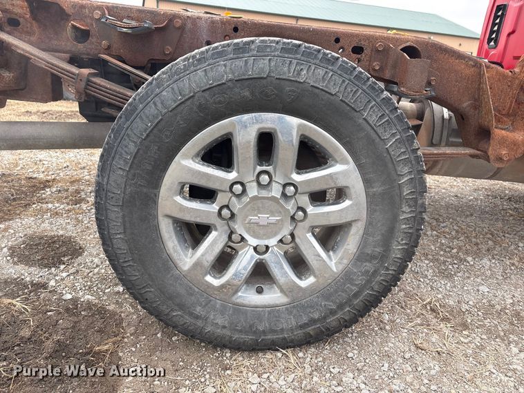 image for item FG2724 2016 Chevrolet Silverado 3500HD pickup truck cab and chassis