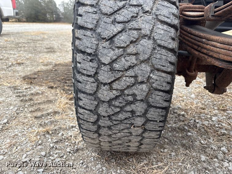 image for item FG2724 2016 Chevrolet Silverado 3500HD pickup truck cab and chassis