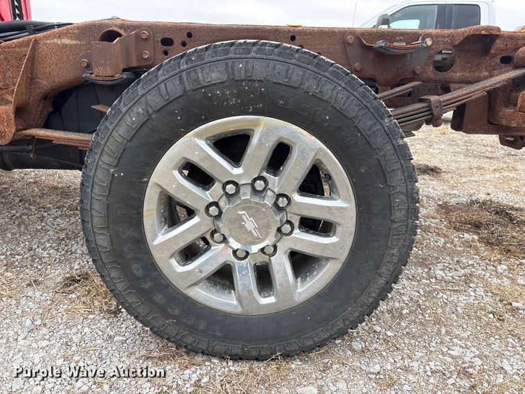 image for item FG2724 2016 Chevrolet Silverado 3500HD pickup truck cab and chassis