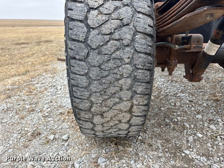 image for item FG2724 2016 Chevrolet Silverado 3500HD pickup truck cab and chassis