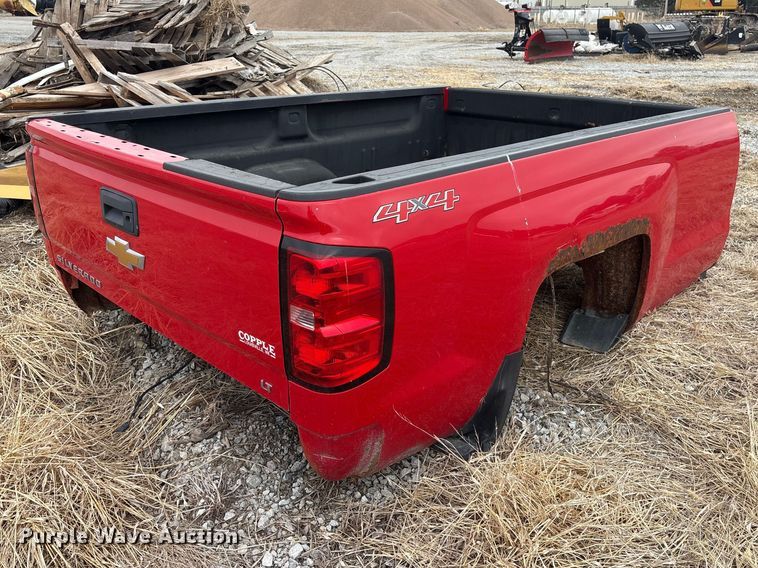 image for item FG2724 2016 Chevrolet Silverado 3500HD pickup truck cab and chassis