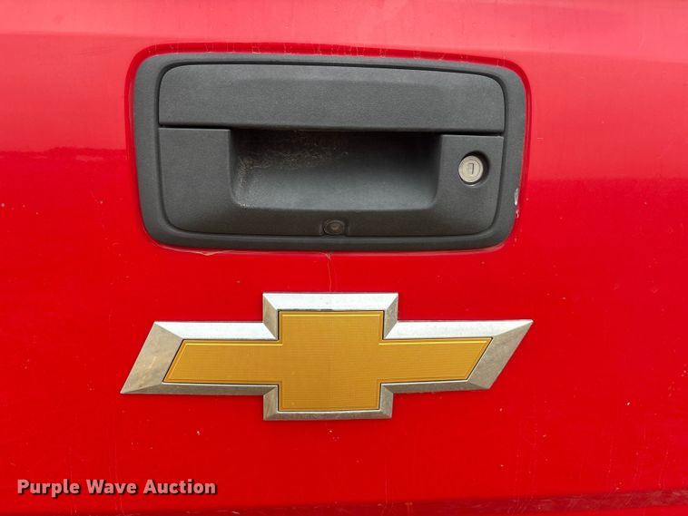 image for item FG2724 2016 Chevrolet Silverado 3500HD pickup truck cab and chassis