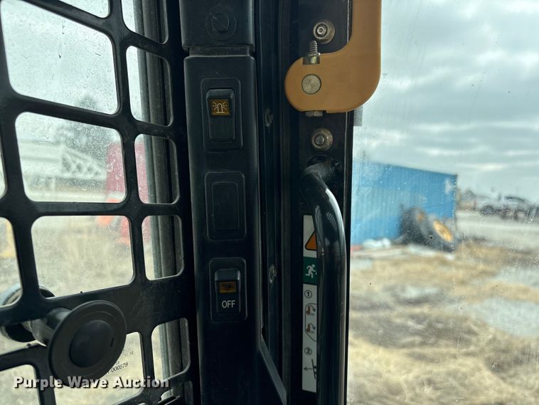 image for item FG2725 2012 Bobcat T770 tracked skid steer loader