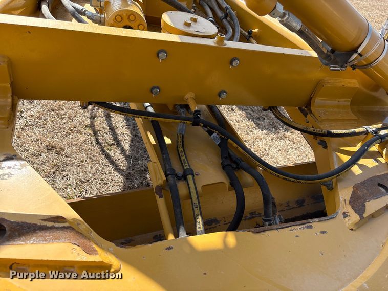 image for item FG2726 2018 Caterpillar 12M3 AWD motor grader