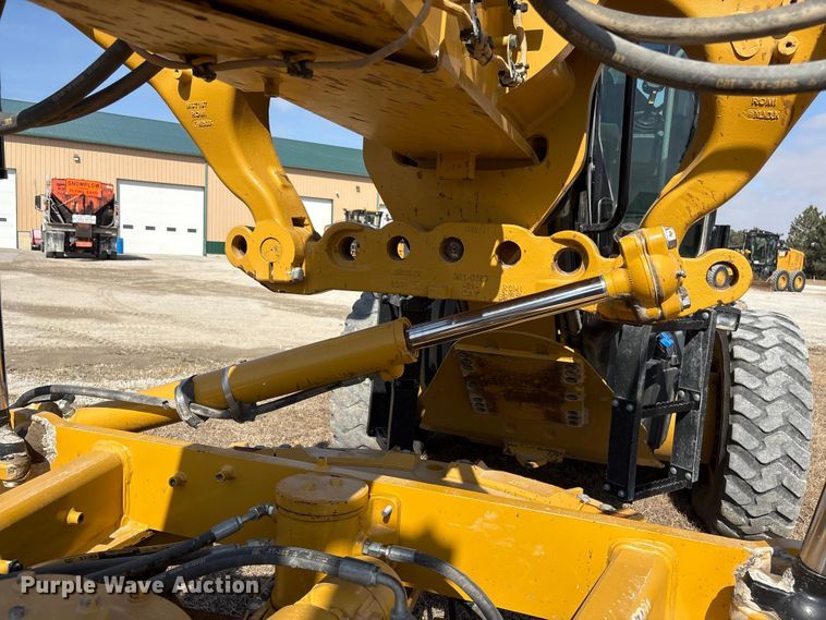 image for item FG2726 2018 Caterpillar 12M3 AWD motor grader