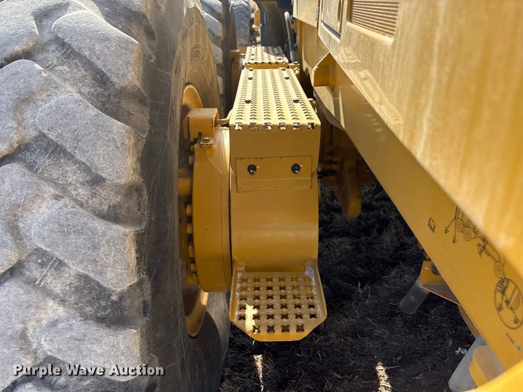 image for item FG2726 2018 Caterpillar 12M3 AWD motor grader