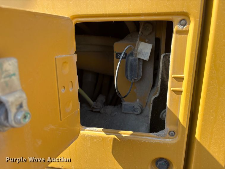 image for item FG2726 2018 Caterpillar 12M3 AWD motor grader