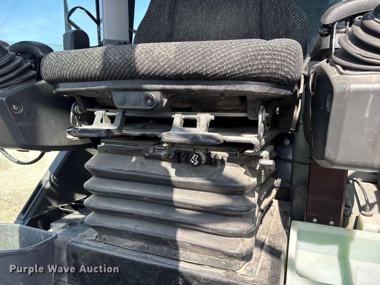 image for item FG2726 2018 Caterpillar 12M3 AWD motor grader