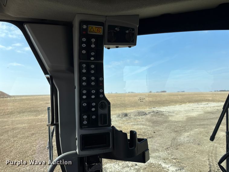 image for item FG2726 2018 Caterpillar 12M3 AWD motor grader