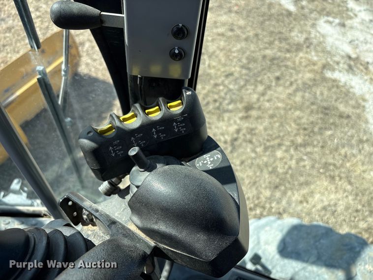 image for item FG2726 2018 Caterpillar 12M3 AWD motor grader