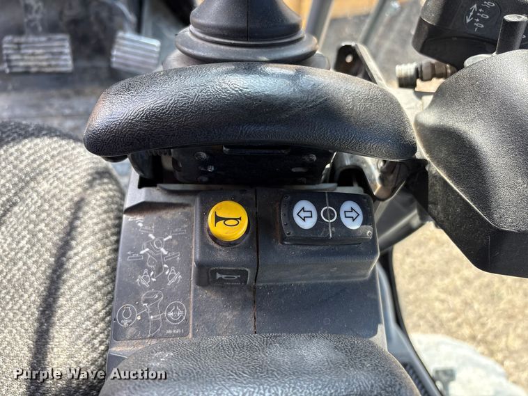 image for item FG2726 2018 Caterpillar 12M3 AWD motor grader