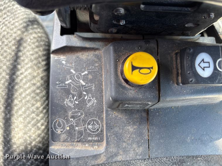 image for item FG2726 2018 Caterpillar 12M3 AWD motor grader