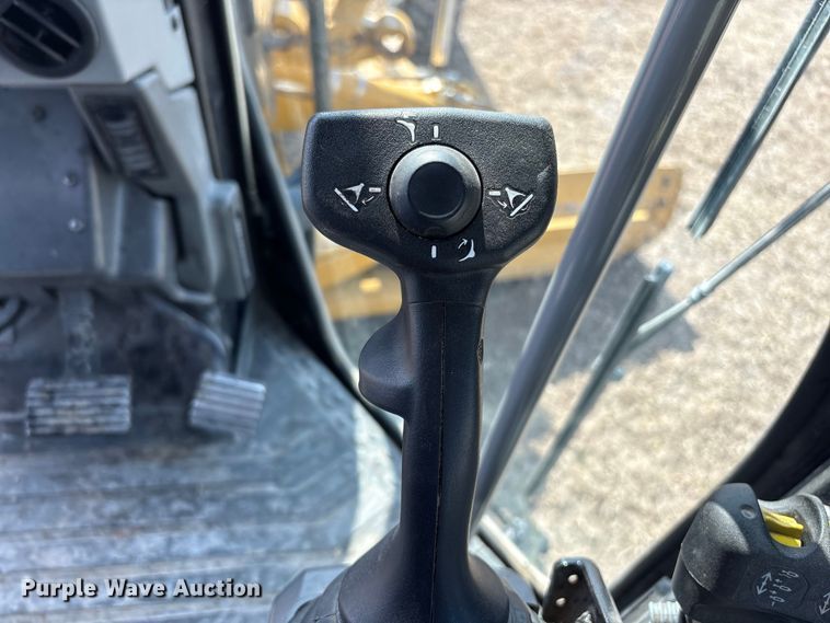 image for item FG2726 2018 Caterpillar 12M3 AWD motor grader