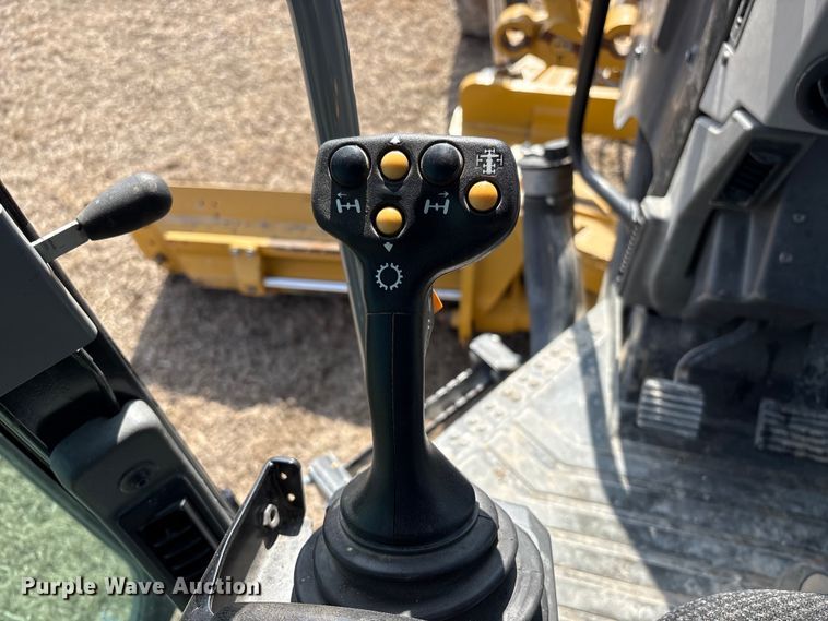 image for item FG2726 2018 Caterpillar 12M3 AWD motor grader