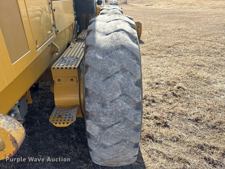 image for item FG2726 2018 Caterpillar 12M3 AWD motor grader