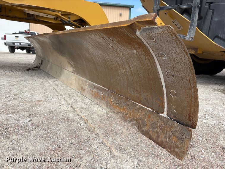 image for item FG2727 2018 Caterpillar 12M3 AWD motor grader