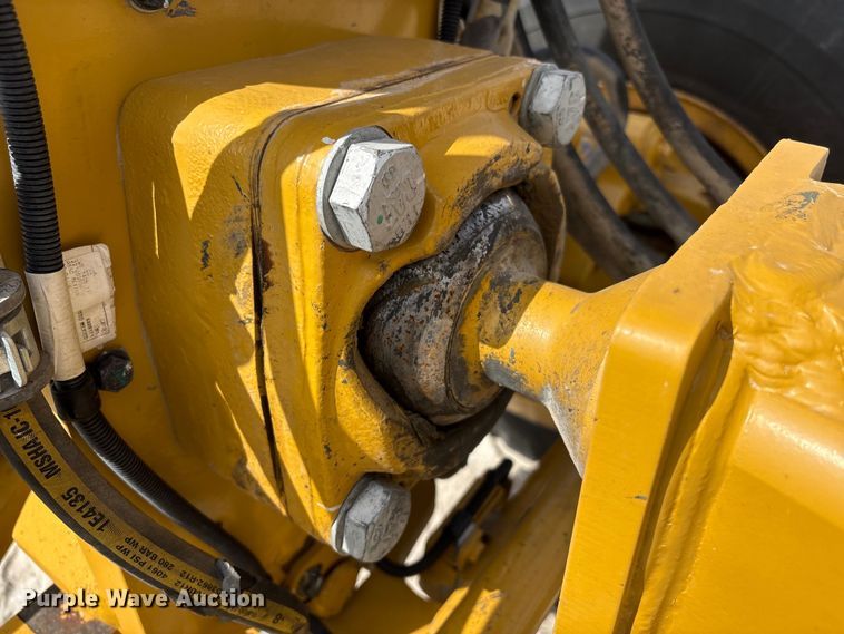 image for item FG2727 2018 Caterpillar 12M3 AWD motor grader