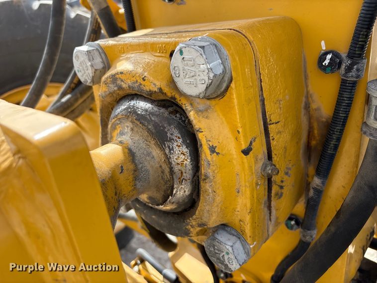 image for item FG2727 2018 Caterpillar 12M3 AWD motor grader