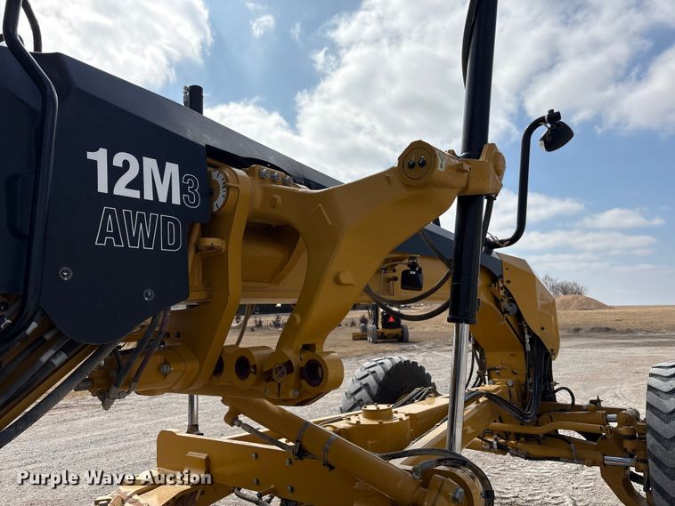 image for item FG2727 2018 Caterpillar 12M3 AWD motor grader