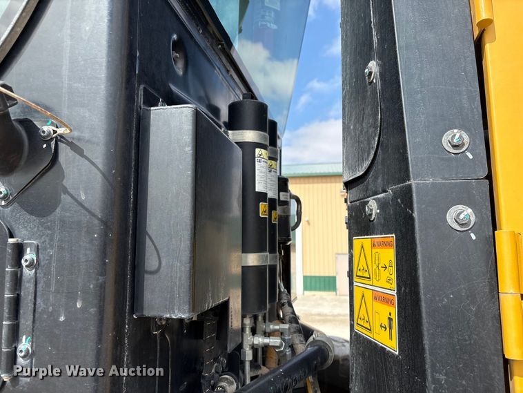 image for item FG2727 2018 Caterpillar 12M3 AWD motor grader