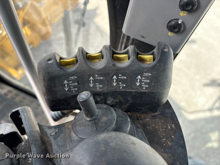 image for item FG2727 2018 Caterpillar 12M3 AWD motor grader