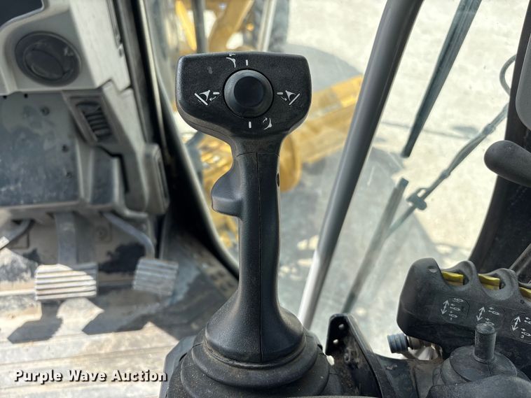 image for item FG2727 2018 Caterpillar 12M3 AWD motor grader