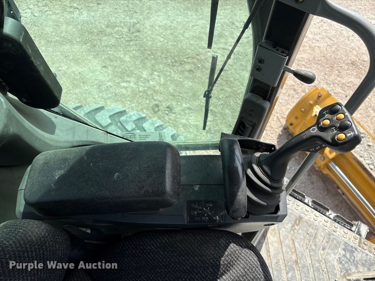 image for item FG2727 2018 Caterpillar 12M3 AWD motor grader