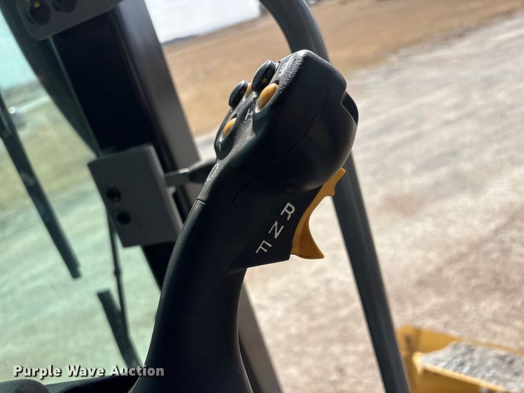 image for item FG2727 2018 Caterpillar 12M3 AWD motor grader