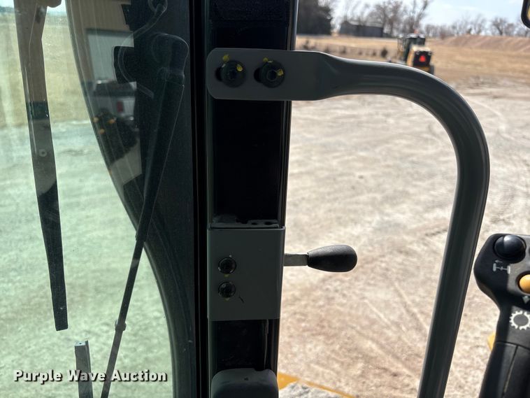 image for item FG2727 2018 Caterpillar 12M3 AWD motor grader