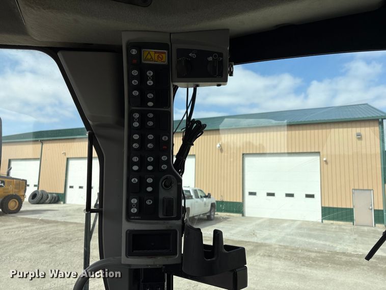 image for item FG2727 2018 Caterpillar 12M3 AWD motor grader