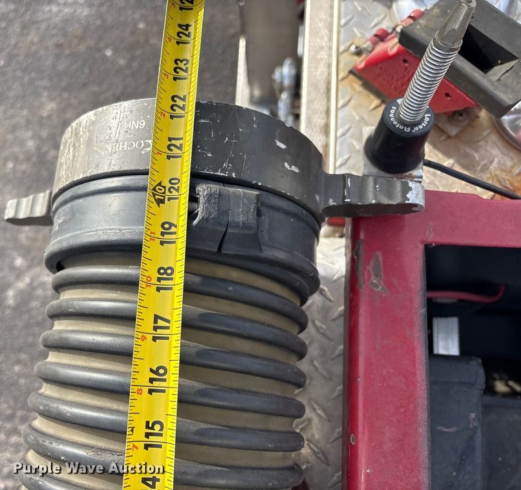 image for item FI0137 1985 Hahn HCP17 pumper fire truck