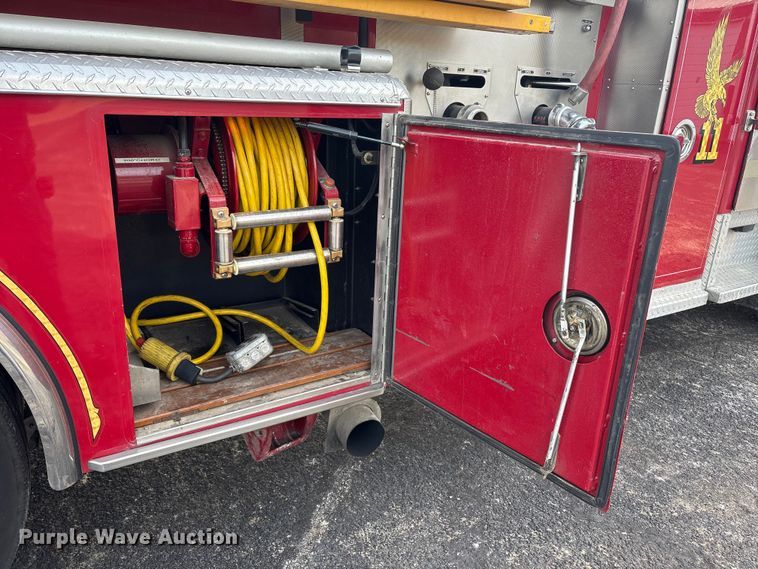 image for item FI0137 1985 Hahn HCP17 pumper fire truck