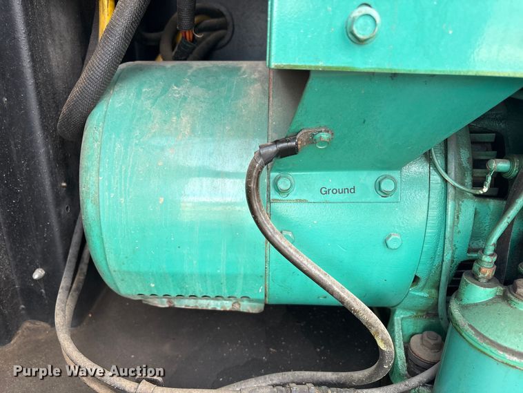 image for item FI0137 1985 Hahn HCP17 pumper fire truck