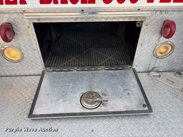 image for item FI0137 1985 Hahn HCP17 pumper fire truck