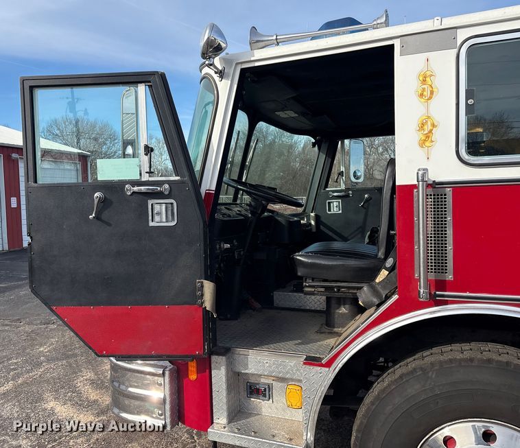 image for item FI0137 1985 Hahn HCP17 pumper fire truck