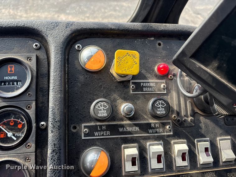 image for item FI0137 1985 Hahn HCP17 pumper fire truck