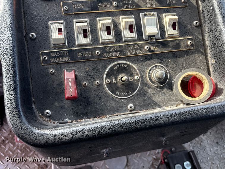 image for item FI0137 1985 Hahn HCP17 pumper fire truck