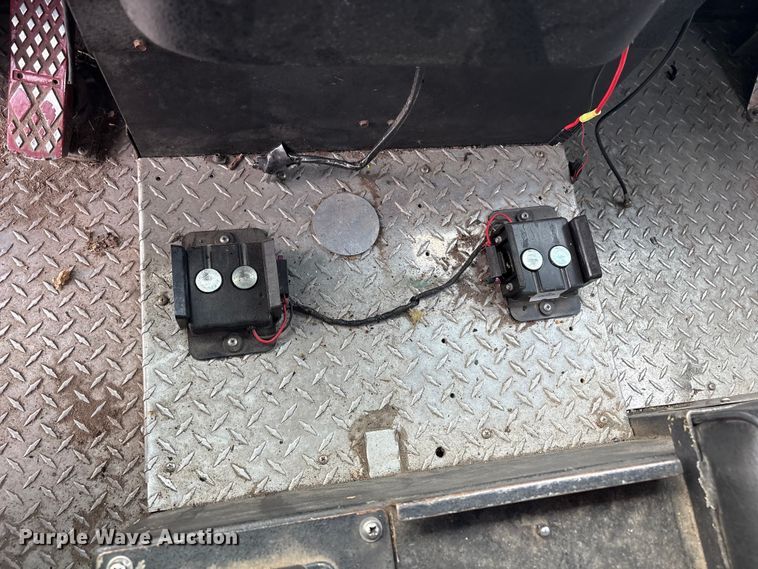 image for item FI0137 1985 Hahn HCP17 pumper fire truck