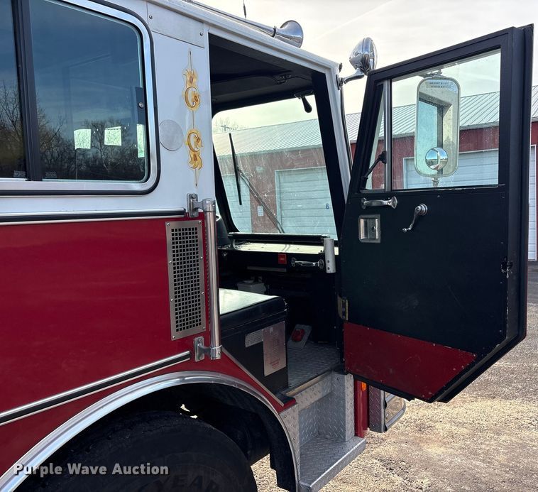 image for item FI0137 1985 Hahn HCP17 pumper fire truck