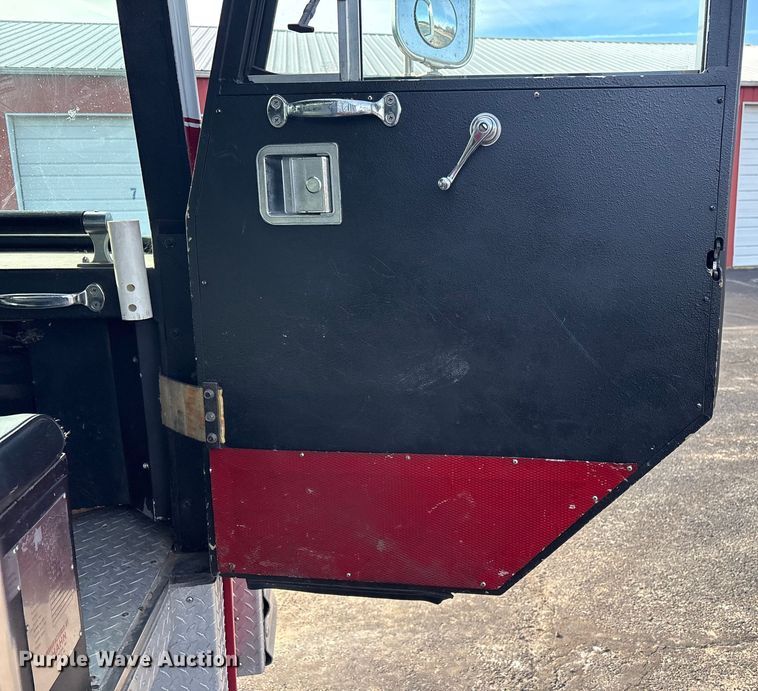 image for item FI0137 1985 Hahn HCP17 pumper fire truck