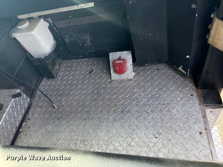 image for item FI0137 1985 Hahn HCP17 pumper fire truck