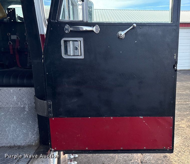 image for item FI0137 1985 Hahn HCP17 pumper fire truck