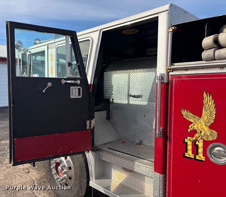 image for item FI0137 1985 Hahn HCP17 pumper fire truck