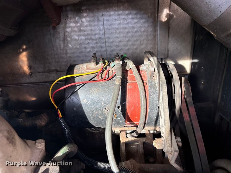 image for item FI0137 1985 Hahn HCP17 pumper fire truck