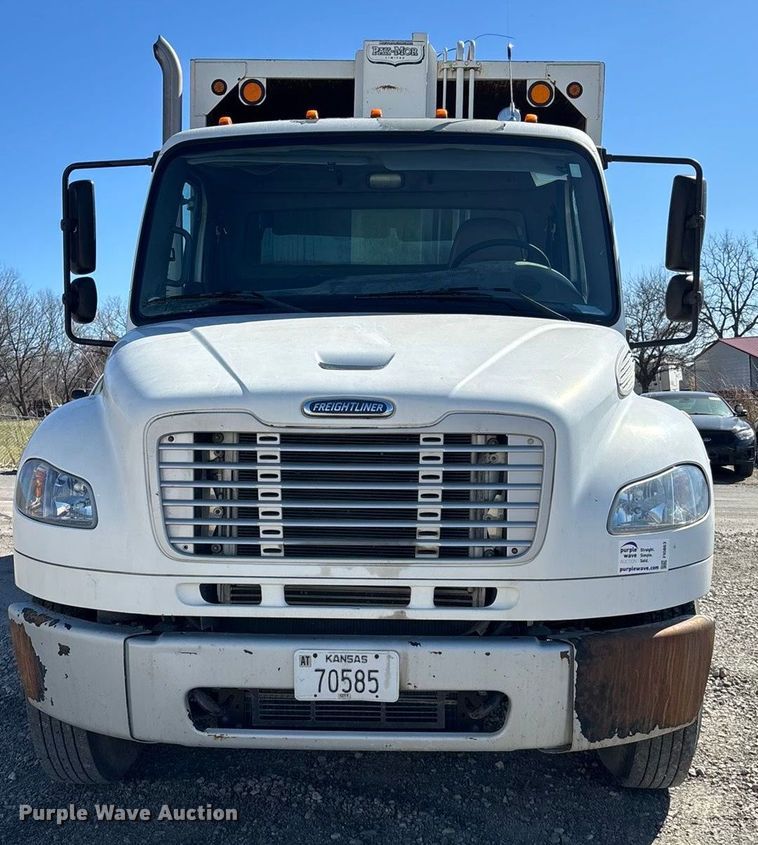 image for item FI0863 2009 Freightliner Business Class M2 refuse truck