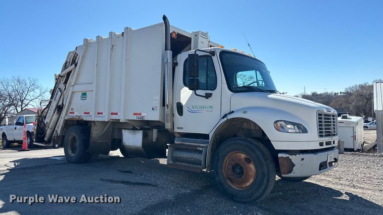 image for item FI0863 2009 Freightliner Business Class M2 refuse truck