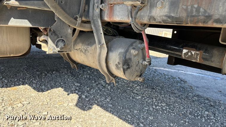 image for item FI0863 2009 Freightliner Business Class M2 refuse truck